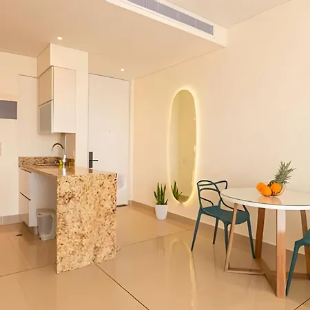 Lujoso Apto De 1 Hab En Piso 15 Edificio H2 * Cartagena